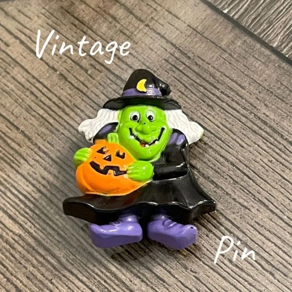 Vintage 1990’s RUSS Witch with Pumpkin Pin